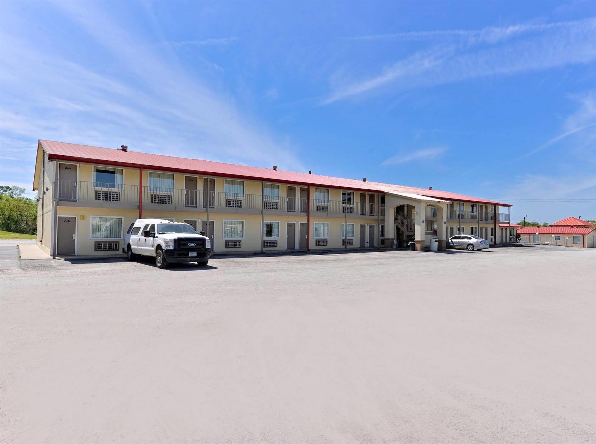 Red Roof Inn Buffalo, Tx Ngoại thất bức ảnh